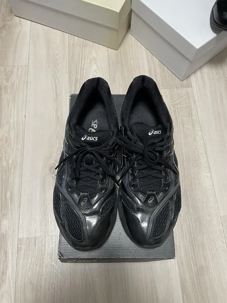 Kiko X asics Gel-Korika (젤코리카) Black 260